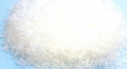Полимерный искусственный снег 1 кг (рассыпчатый блестящий снег) IS-PLM1000